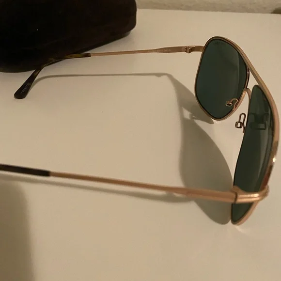 Tom Ford sunglasses. Good condition. Originally bought at $400 - Picture 6 of 6